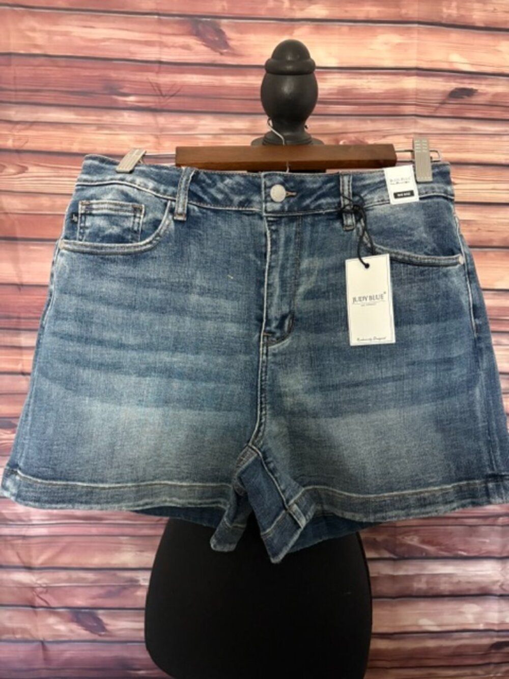 Judy Blue Mid Rise Cuffed Denim Shorts Med Blue JB150043, XL NWT